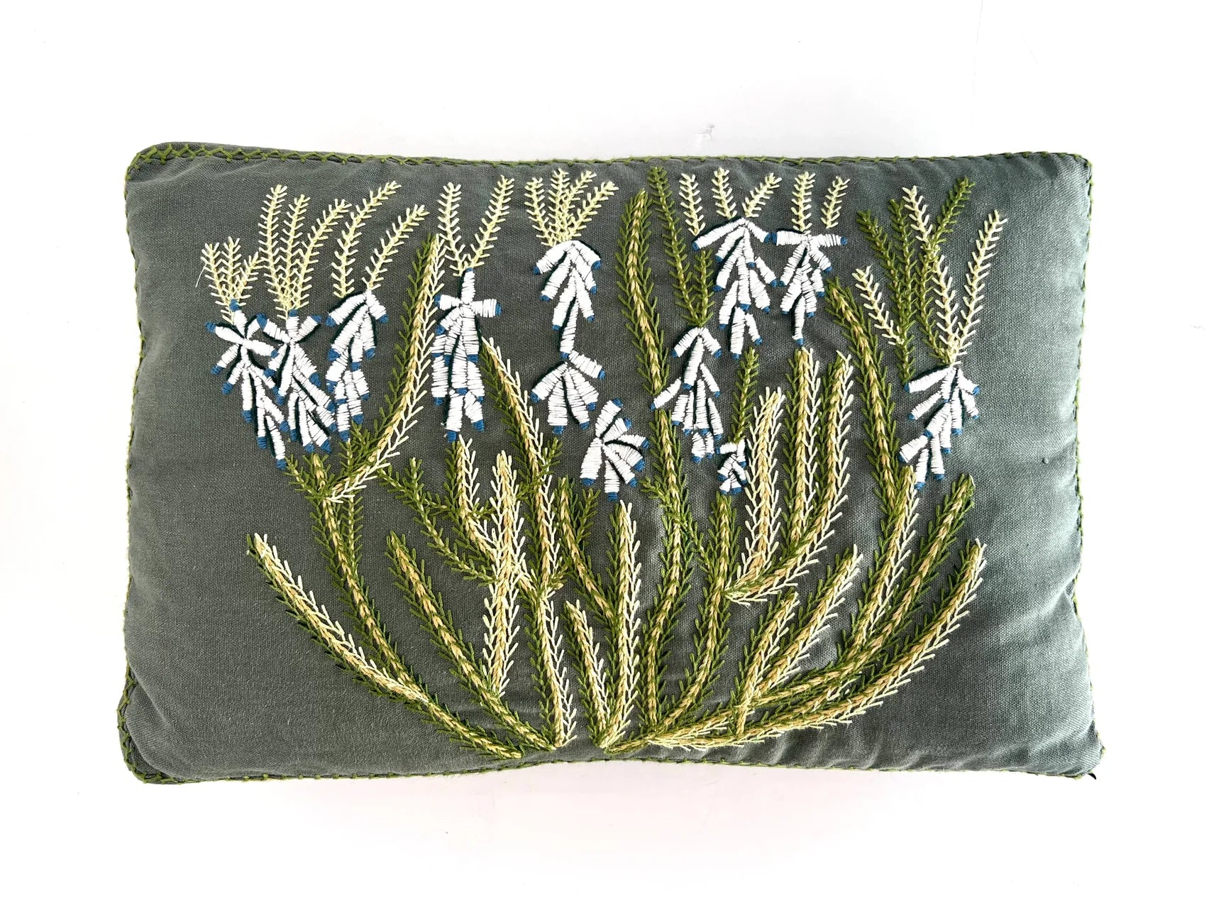 WHITE BOTTLEBRUSH ERICA box cushion linen